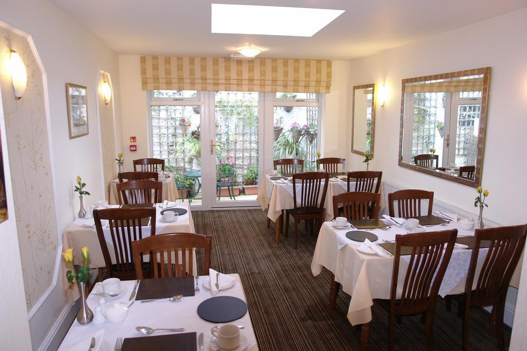 Cedar Lodge Ландъндо Екстериор снимка