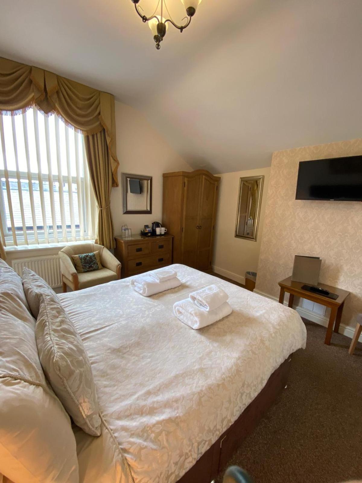 Cedar Lodge Ландъндо Екстериор снимка