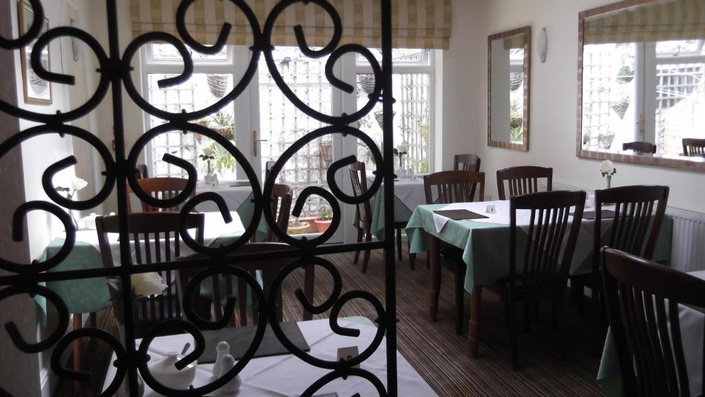 Cedar Lodge Ландъндо Екстериор снимка